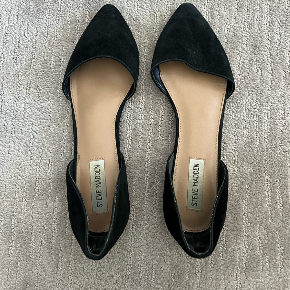 Steve Madden black slip ons
